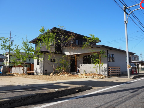 建築士夫婦が暮らす家