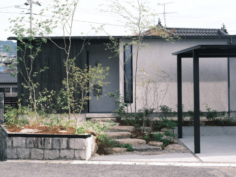 光庭をかこむ平屋の暮らし