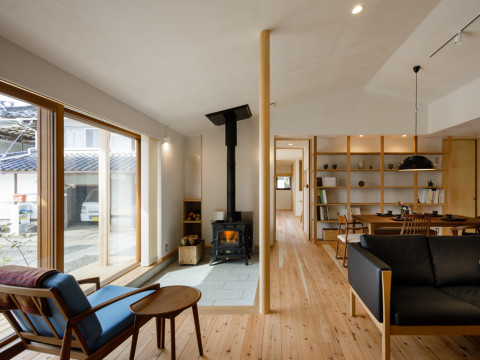 薪ストーブと土間を愉しむ二世帯住宅