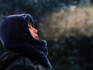 空気科学住宅（コラム） 白い息はなぜ見える？目には見えない空気の世界 を更新しました 。