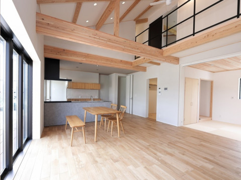 太陽の恵みいっぱいの外断熱の家