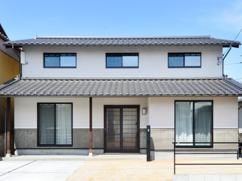 各個人のスペースを確保した和と洋の家　